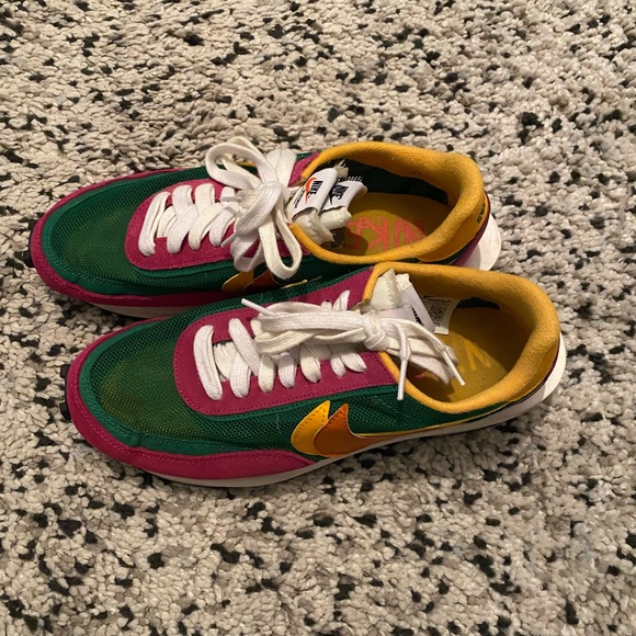NIKE SACAI WAFFLE Sz. 9 PRE-OWNED w/o Box - Picture 2 of 4